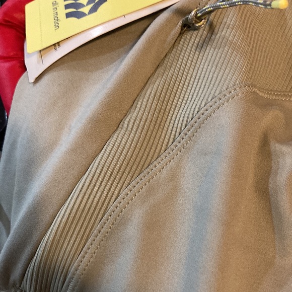 In Motion High Rise Leggings - Picture 9 of 11